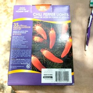 Chilli Pepper Sting red lights 35 CT NOS